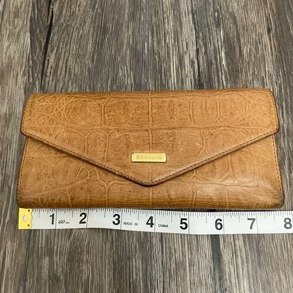Brahmin Veronica Envelope Wallet Cashew Melbourne Croc-Embossed Leather - Picture 2 of 5